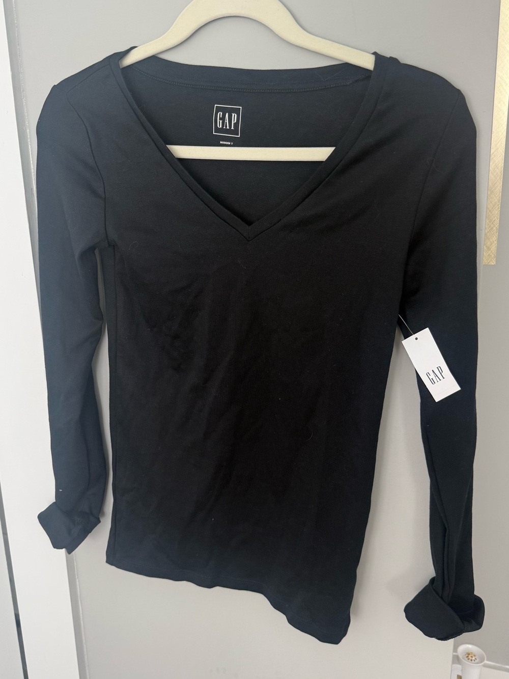 GAP Black V-Neck Long Sleeve Tee